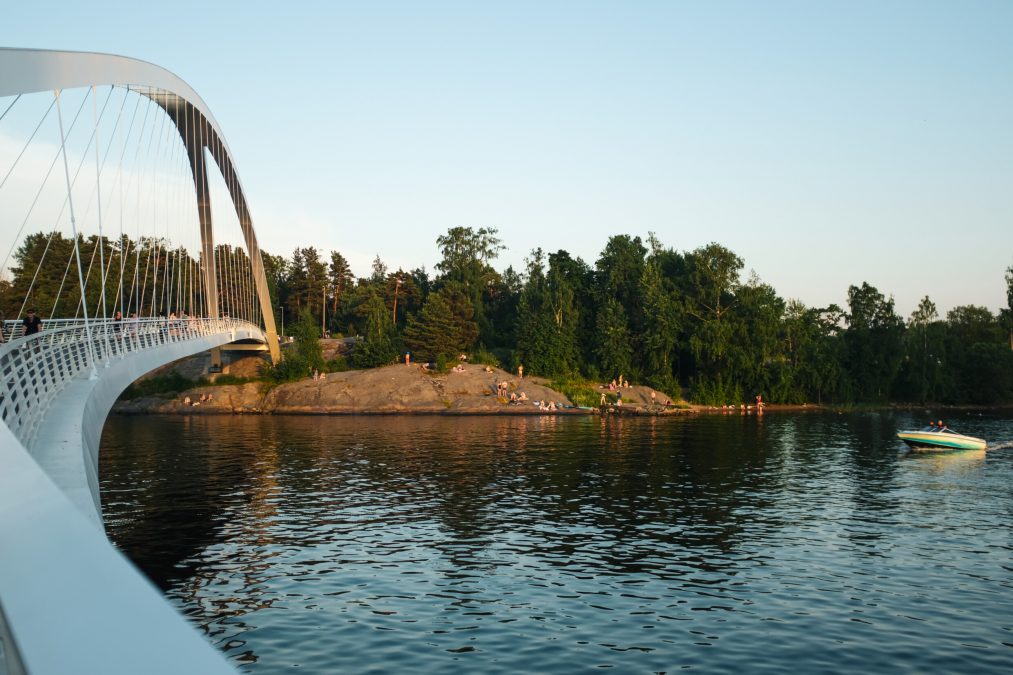 Isoisänsilta Mustikkamaalle